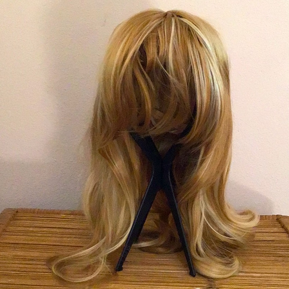 Unbranded wig
